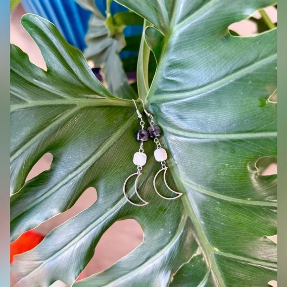 Tourmalinated Quartz Earrings - Picture 2 of 3